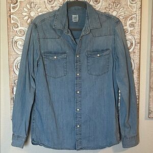 H&M Gray-Blue Denim Shirt Label Detail